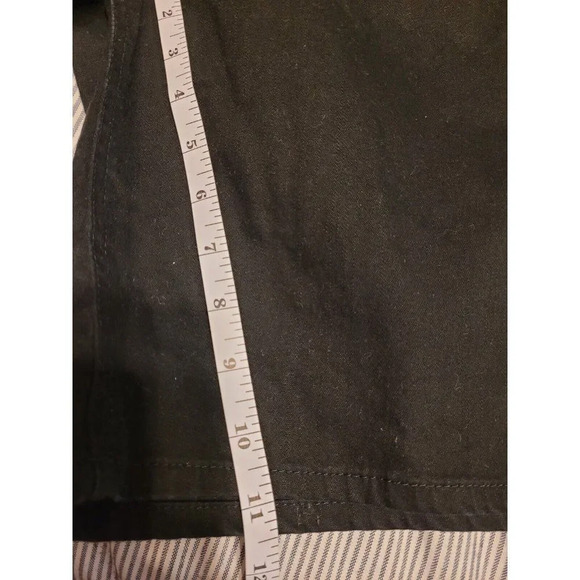 RIDERS BY LEE - BERMUDA MID RISE SHORT - WOMENS - WAIST 17" PERFECT CONDITION - Picture 6 of 7